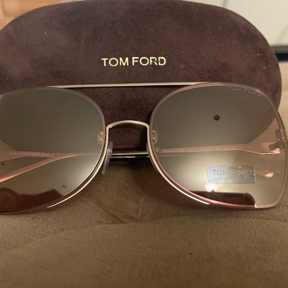 Tom Ford Scout TF 656 28Z Gold Metal Pilot Sunglasses Pink Lens - Picture 2 of 3